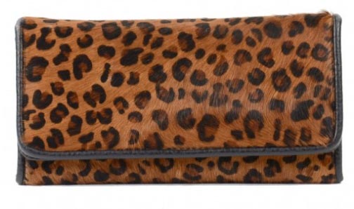 Leopard print: trend report voor de winter 2014. Jasjes, broeken en tassen bekleed met de luipaard print, bekijk ons trend report en fashion blog hier.