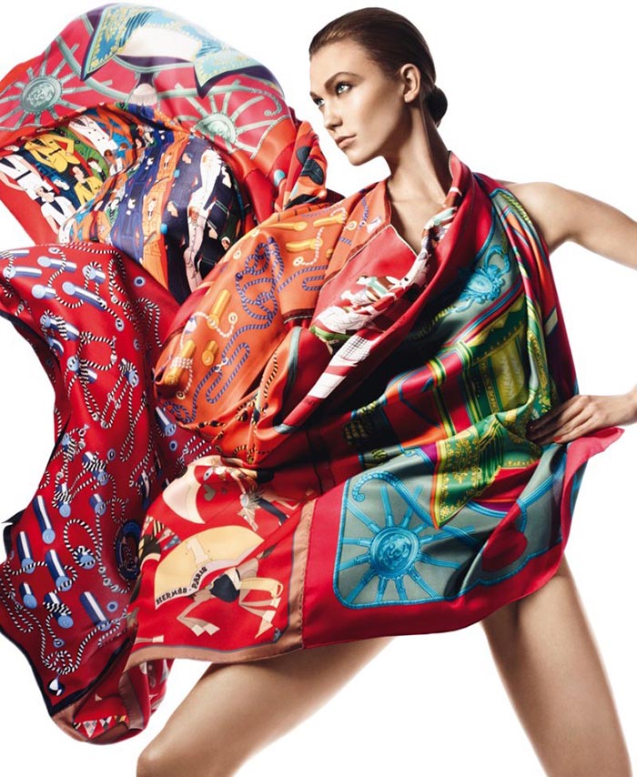 Hermès sjaal: ultieme herfst essential. Alles over de nieuwe musthave voor het seizoen: Hermès sjaal: om je hoofd, nek, als sarong. Wees creatief!